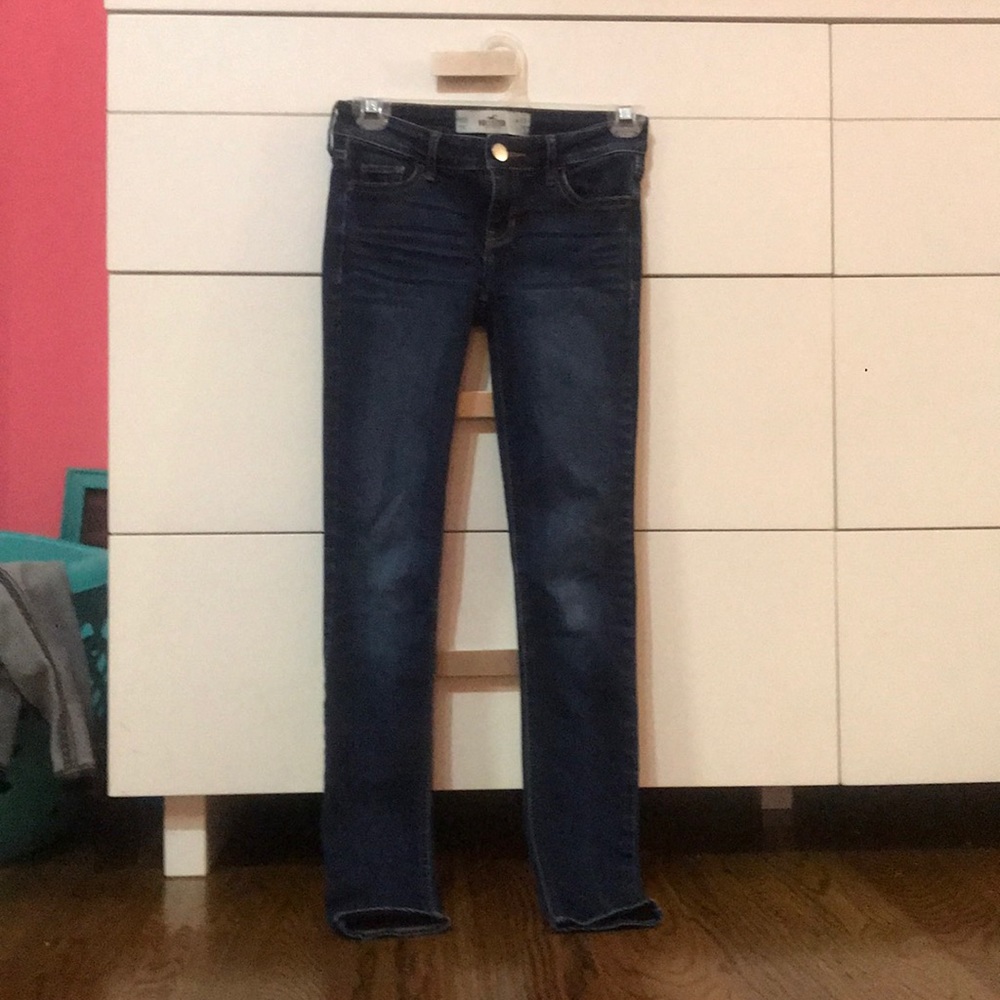 Cute hollister jeans dark jegging material